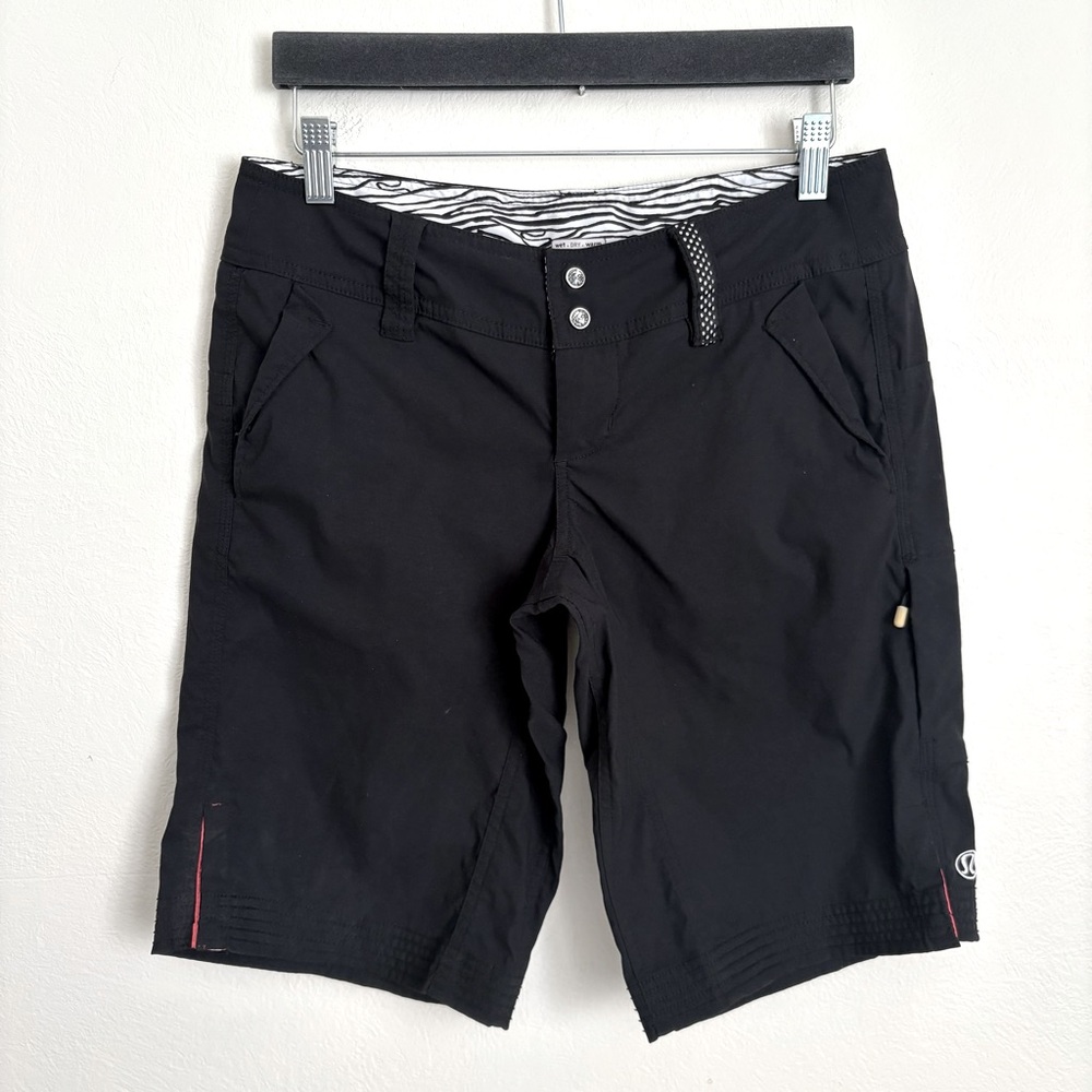 Lululemon Athletica Black Hybrid Nylon Bermuda Rollup Shorts Sz 6